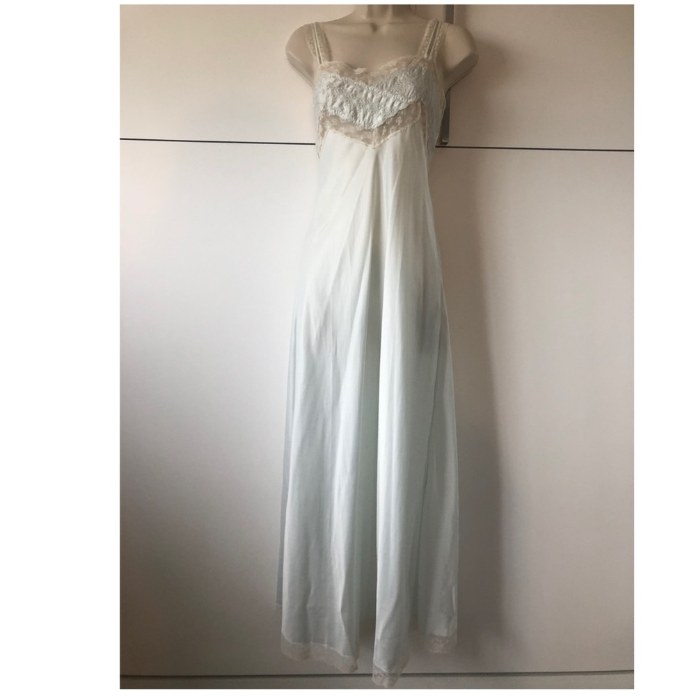 Vintage blue/beige lace slip night gwn
